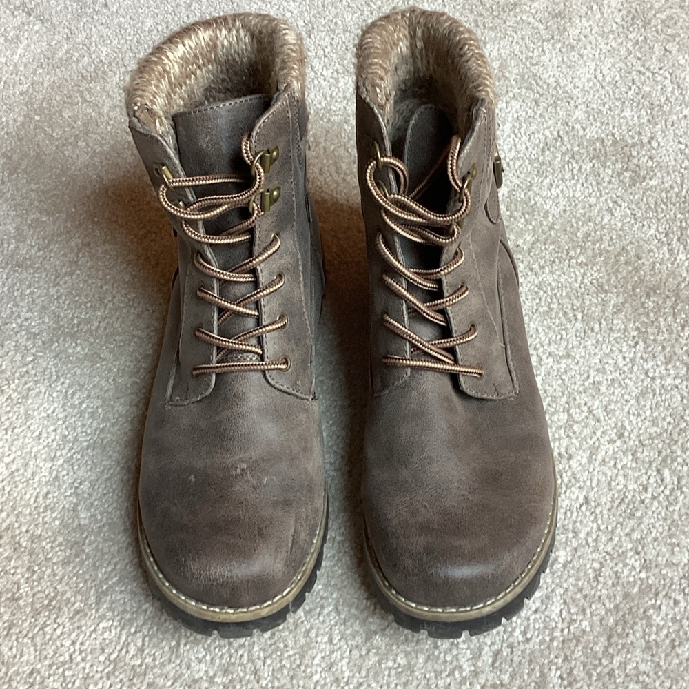 Cliffs by WHITE MOUNTAIN Brown Lace Up Boots
